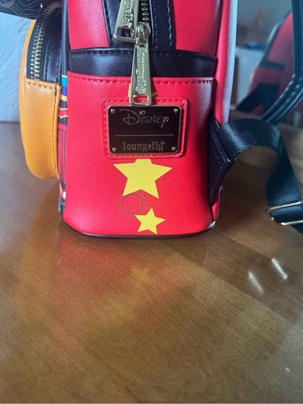 Loungefly Disney Hocus Pocus Dani and Binx Mini Backpack - Picture 2 of 3